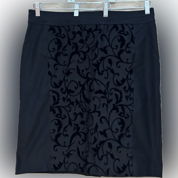 Penningtons Savvy Fit Black Stretch Pencil Skirt. Burnout velvet panel. Size 18 - Picture 6 of 10